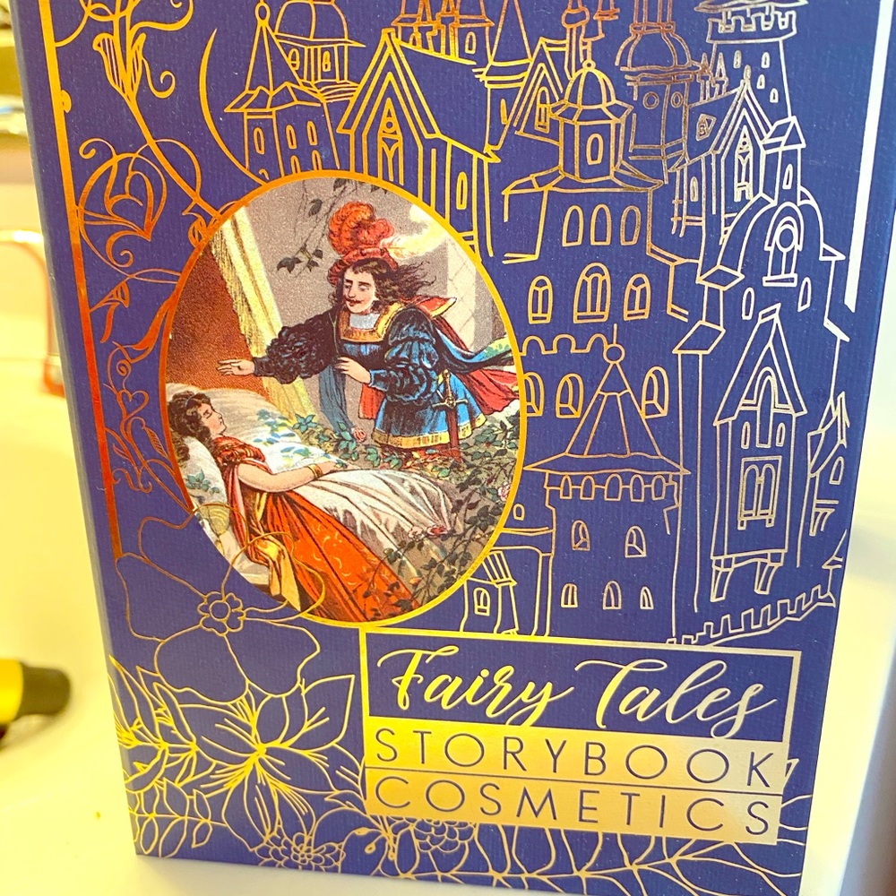 Storybook cosmetics eyeshadow palette